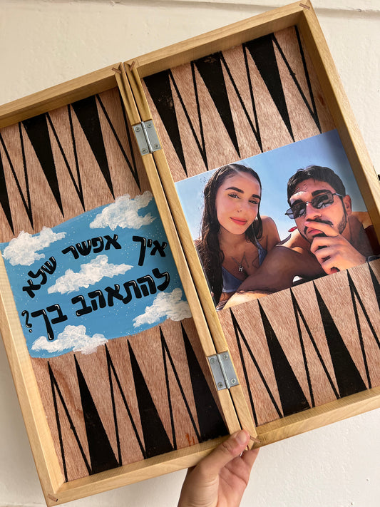 שש בש מדבקה