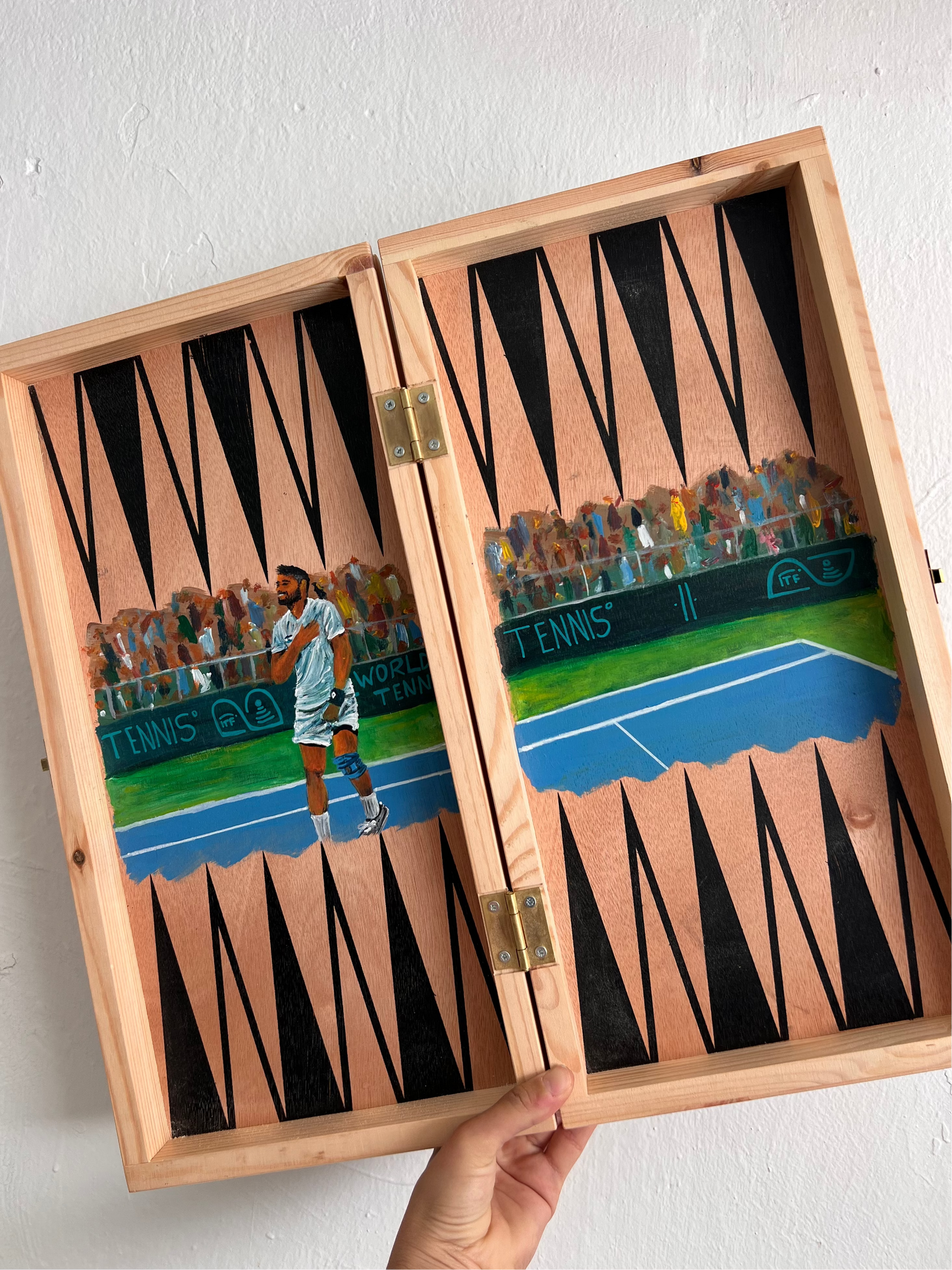 שש בש - פורטרט ראליסטי